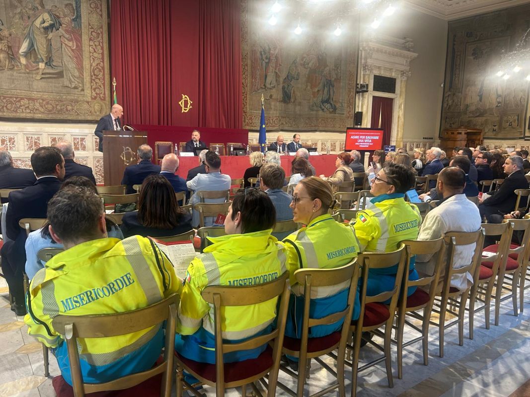Cittadini e forze dell’ordine a lezione di primo soccorso. Se ne è parlato oggi alla Camera dei deputati, nel corso di un incontro dedicato proprio alla prevenzione e alla formazione in materia di primo soccorso.

fortuneita.com/2025/09/30/cit…