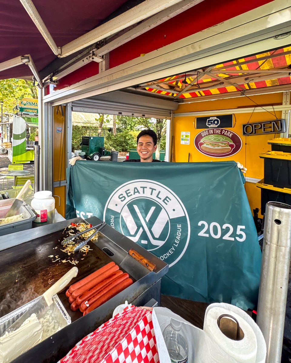 This schedule release is brought to you by your friendly downtown Seattle glizzy cart! 🌭