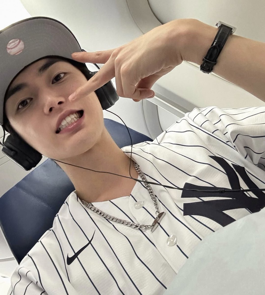 glliteryun's tweet image. sohee update on xnghan's bday my 03 🥹 

💂: does anyone know this?