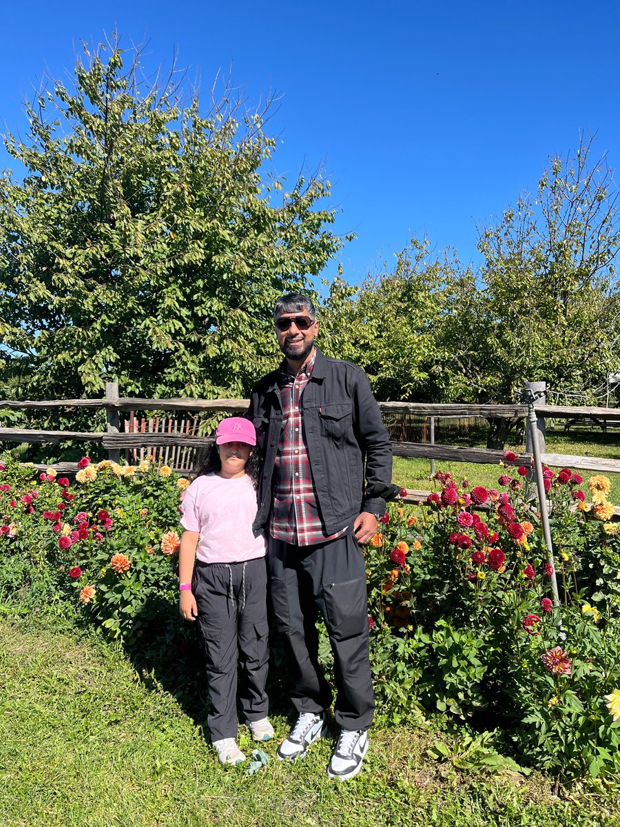 RobinsAppleby's tweet image. Our Robins Appleby team enjoyed a beautiful fall day at Andrews Scenic Acres—pumpkins, vineyards, BBQ, and great time with colleagues and families.

#RobinsAppleby #TeamOuting #FallFun #CompanyCulture #PumpkinPatch