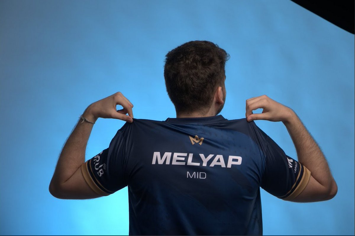 Hello everyone !

After the end of this split in DIV2 with <a href="/LilleEsportClub/">Lille Esport</a>  where I learned a lot , I am now LFT as midlaner for 2026.

Mainly interested in ERL1/2

References : <a href="/SLiezzan_LoL/">SLiezzan</a> <a href="/ray_m_an/">Rayan</a> <a href="/Kerigan_coach/">Kerigan (Arnaud Roulin)</a>  and any players and staff I worked with.

Contact : Me and