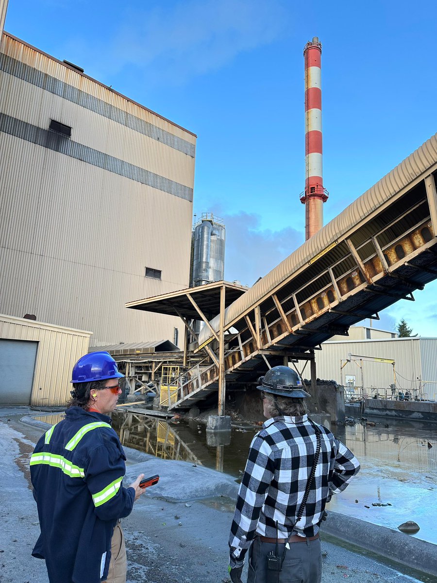 ConcentricDao's tweet image. Big moves are happening!

Our Chairman @jgsENERGY and International Ambassador @BurgherLuke were on-site at ReWorld/Covanta plant in Oregon — a location with special significance since Garrett actually helped set this plant up 38 years ago.

Now, the tables are turning. The…