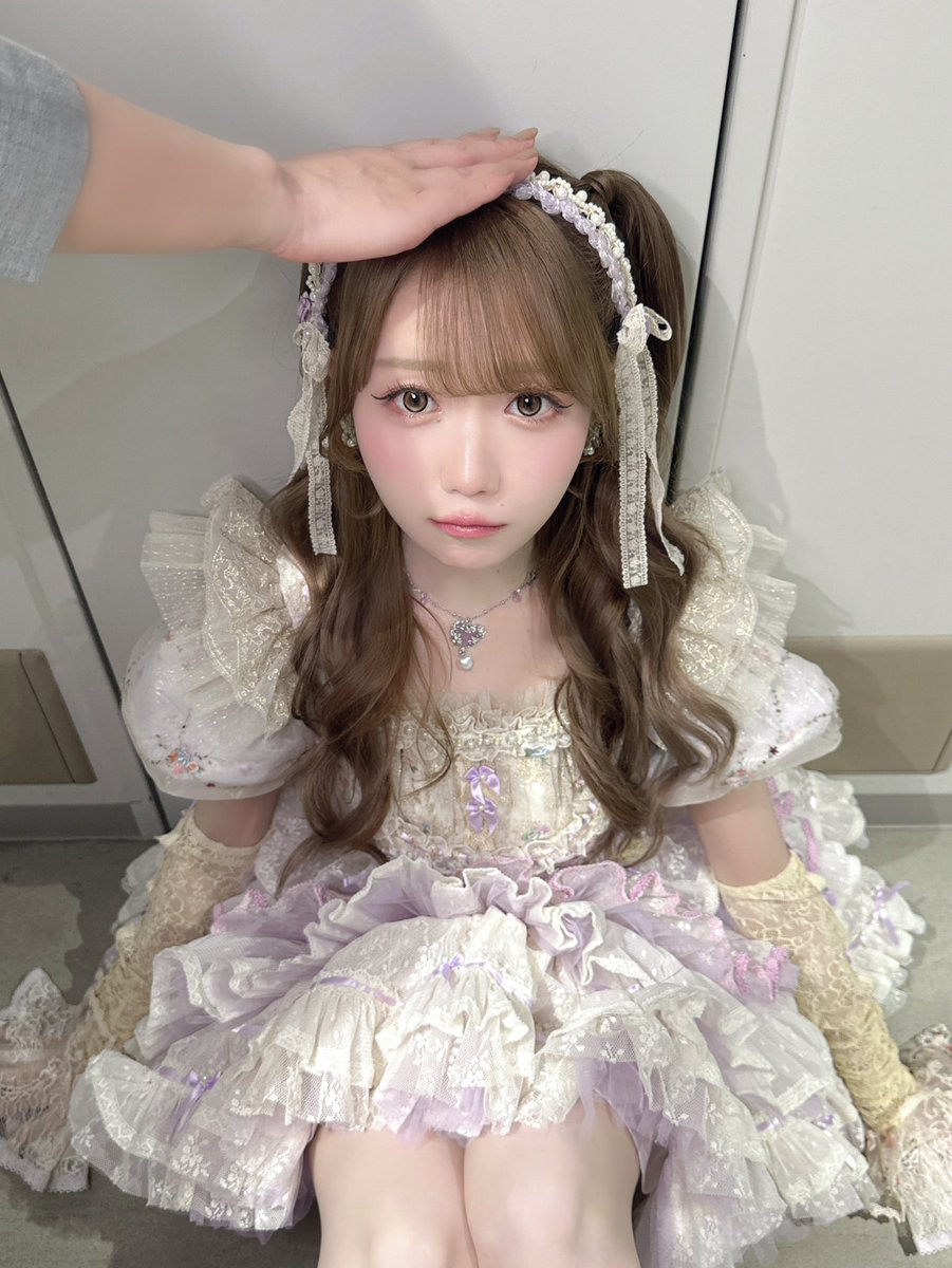22lapin__'s tweet photo. ←こういう前髪にしたいのに、どうスタイリングしても右の写真みたいに隙間ができてしまう₍ᐡ߹꒳߹ᐡ₎💧生えぐせの問題なのかな？₍ᐡ߹꒳߹ᐡ₎💧対処法わかる人いたら教えてください₍ᐡ߹꒳߹ᐡ₎💧 https://t.co/Ka0UrCfHzV