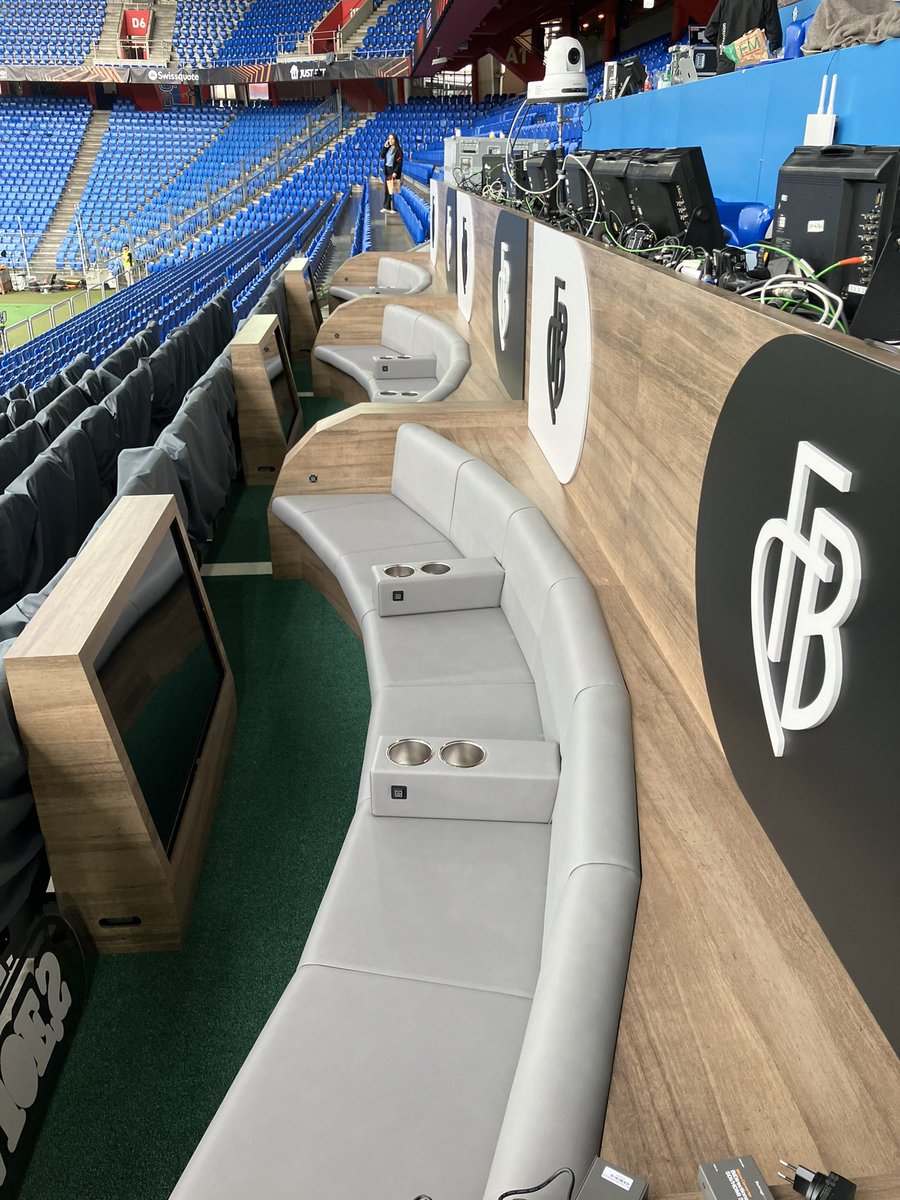 Die neuen Logen sind parat. #rotblaulive