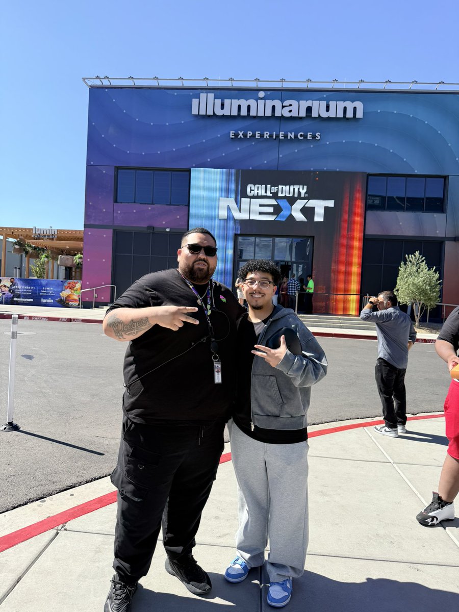 _Flxffy's tweet photo. It was awesome getting to meet you @Nixstahh Thank you for the Picture bro 🔥🙏🏽 https://t.co/ST3eTOSJxt
