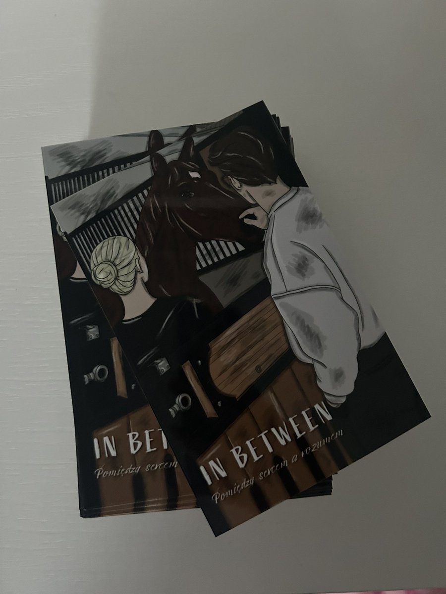 viautorka's tweet photo. takie piękności autorstwa @bookswithdoruss będę mieć dla Was na spotkaniu autorskim w Bydgoszczy 💜 #inbetweenWS https://t.co/5m58eYEqVu