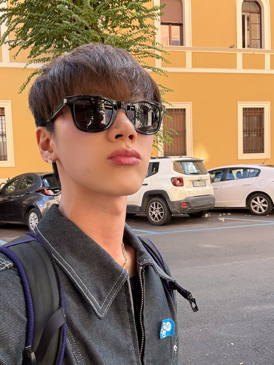 purrfecten_'s tweet photo. Ten on a normal day usually wakes up at 1PM, 10AM would be the earliest for him but you best believe he’ll be making the most out of his day when he’s on a trip😭 poor yangyang can’t catch a break cause he be running the trip like the navy! https://t.co/dvNIifRVwZ