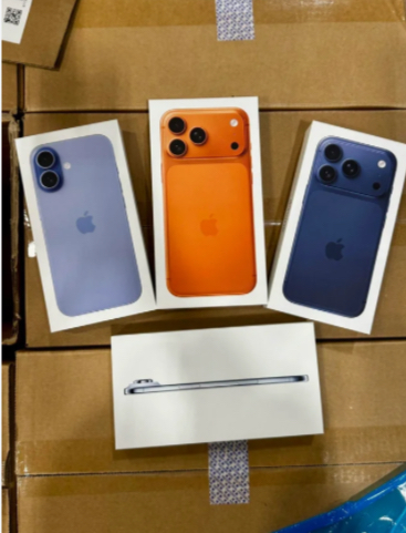 JVijandran1210's tweet photo. GIVE AWAY IS ENDING 10TH OF OCTOBER.

YOUR  CHOICE :  I  HAVE  2  IPHONE  17  PRO  MAXES  AND  ONE  17!

REMINDER ALL YOU HAVE TO DO IS LIKE, REPOST AND FOLLOW ME  TO ENTER AND YOU WILL BE IN THE GIVEAWAY WITH A GREAT CHANCE OF WINNING THE IPHONES!🤩🤝😄

IPHONES IN GIVEAWAY⬇️ https://t.co/4XEnzoFxQZ