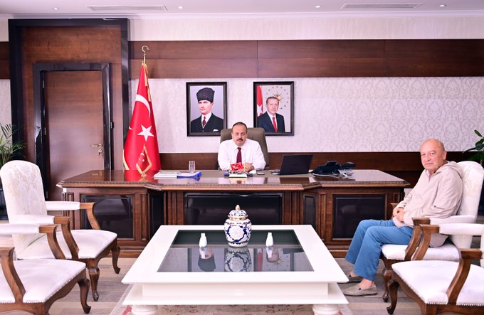 İş İnsanı Nuvit Topaloğlu Vali’yi Ziyaret Etti