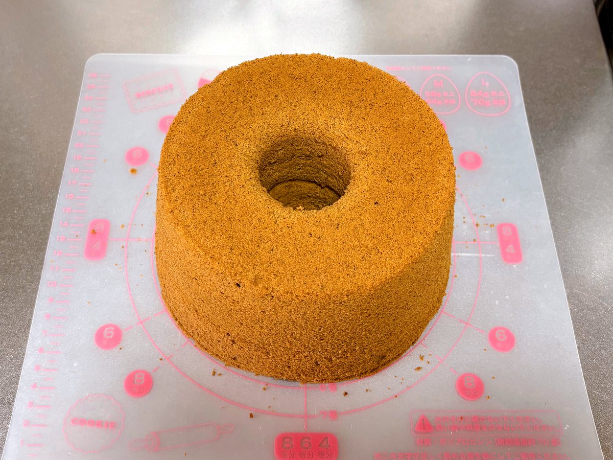 Calpisp's tweet image. ほうじ茶のシフォンケーキ
はじめて作ったけどいい感じ！

#コッタ