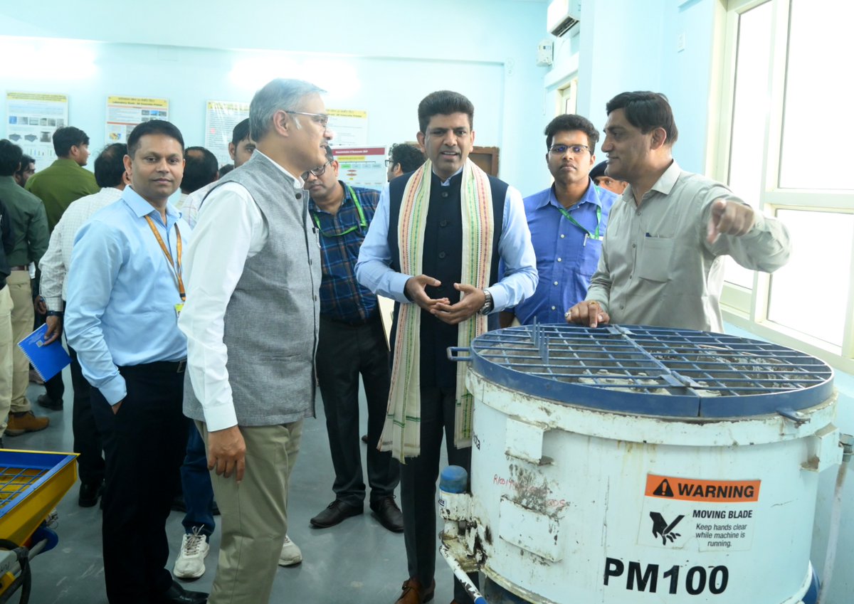 PemmasaniOnX's tweet photo. A great learning experience visiting @CSIR_CBRI’s National Earthquake Engineering Test Facility in Roorkee — India’s first full-scale seismic testing centre.

A landmark in advancing earthquake safety & resilient infrastructure, showcasing cutting-edge technologies for disaster-ready structures.