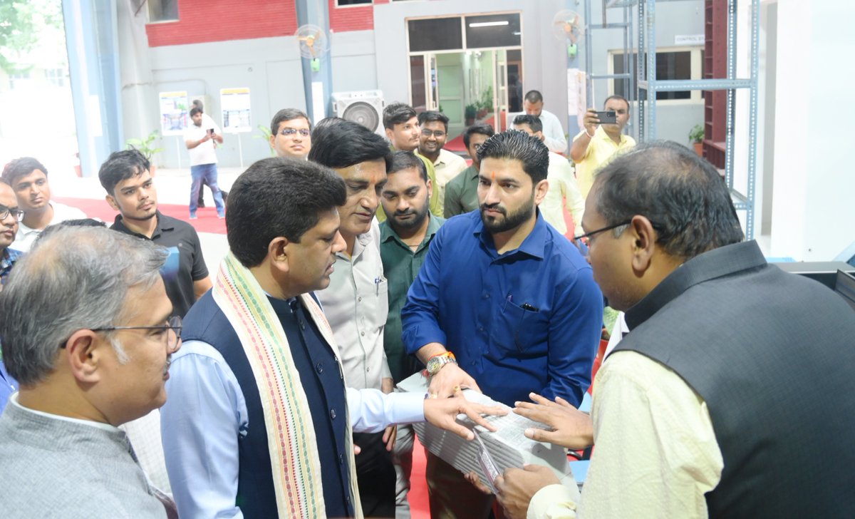 PemmasaniOnX's tweet photo. A great learning experience visiting @CSIR_CBRI’s National Earthquake Engineering Test Facility in Roorkee — India’s first full-scale seismic testing centre.

A landmark in advancing earthquake safety & resilient infrastructure, showcasing cutting-edge technologies for disaster-ready structures.