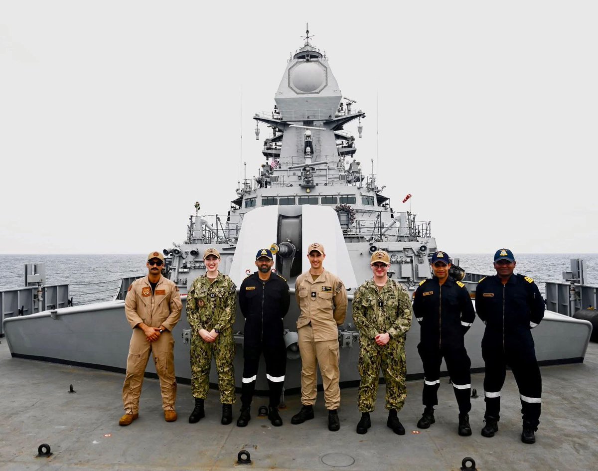 DefenceNewsOfIN's tweet image. #INSImphal of Indian Navy mission deployed in the Arabian Sea participated in #PASSEX with #USSGridley of #USNavy at US Pacific Fleet. The exercises included tactical manoeuvres, cross deck flying, anti-piracy #VBSS training and sharing of best practices and procedures....

1/2