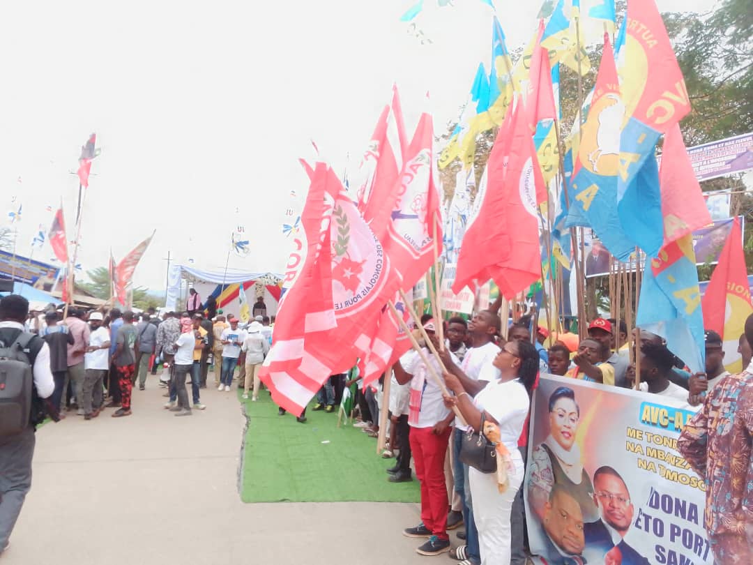 AcorRdc's tweet photo. #ACOR|BOMA:  Le Parti de notre génération, le parti du peuple est présent pour accueillir Son Excellence, Madame la Première Ministre @SuminwaJudith, en visite itinérante dans le Kongo Central, à Boma.

cellule de communication. 
@Presidence_RDC @TonykankuShiku7 @ikung_mbul https://t.co/Jw5UkpcqnT