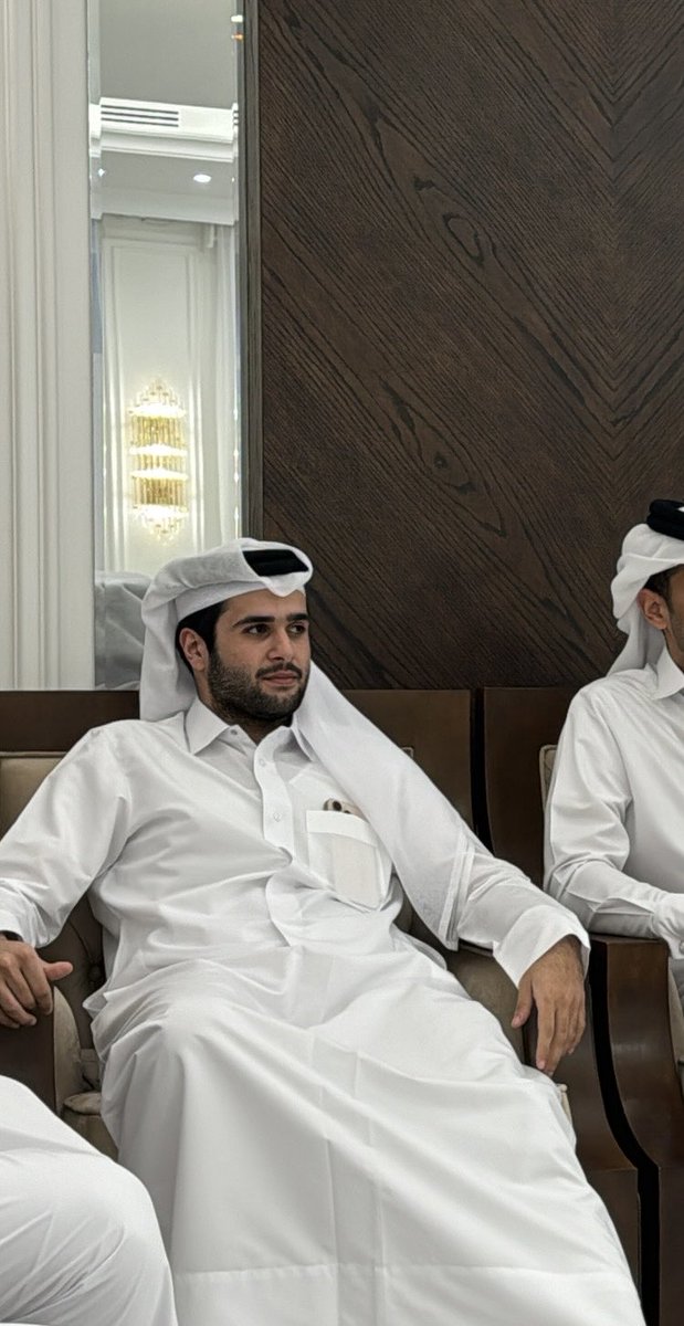 saalsurour's tweet photo. ما همني قول من كثر ومن قلل 
اجيك برضاي لا ساهي ولا لاهي
غلاك في القلب يكبر ��ي ويتسلل 
يقولها القلب قبل تقولها شفاهي
غرام غيرك حرام وحبك محلل👑 https://t.co/ftFkPnSyf4