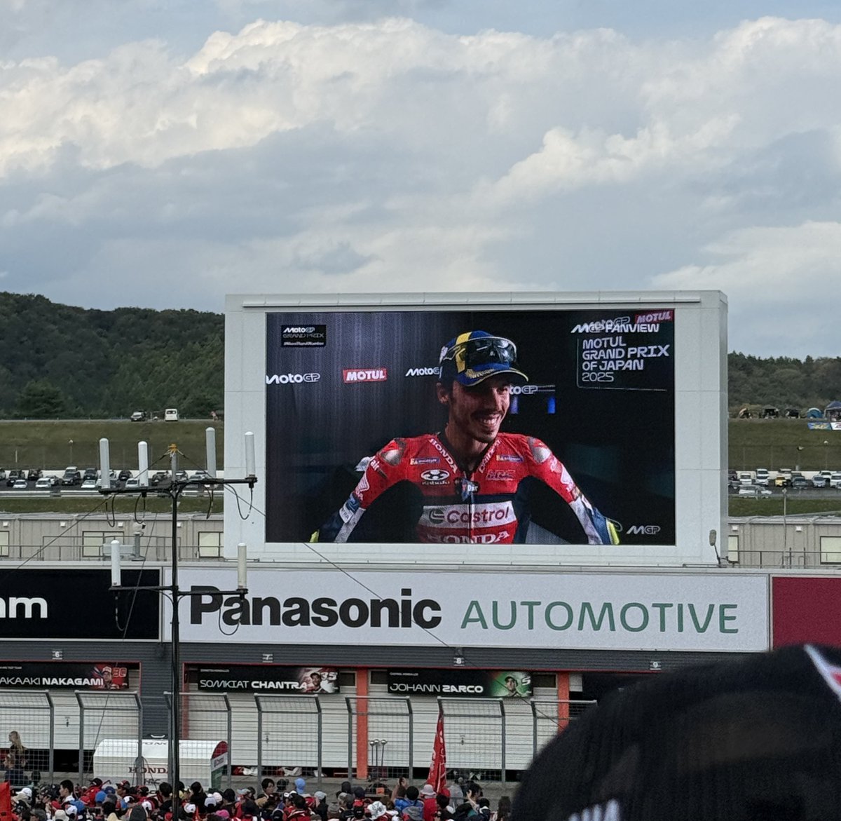 jasmintea610's tweet photo. 予選から決勝までずーっとわくわくさせてもらいました！日本で表彰台とっても嬉しかったです。これからもずっと応援してます🏁♡ https://t.co/6FAxXuJZSB