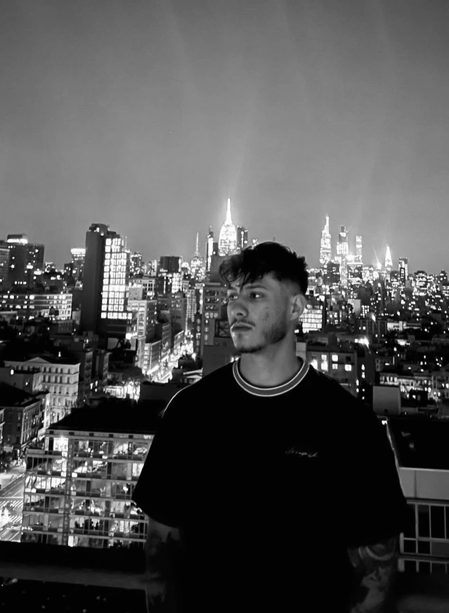 𝑬𝑛𝑧𝑜 tweet media