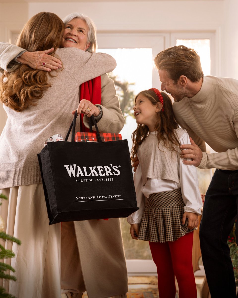 Shortbread's tweet image. Walker’s Festive Shop is now officially open for 2025! 

Our bakers have been busy preparing all-butter festive shortbread, mince pies, gingerbread, and other Christmas treats to delight you this season.  

#WalkersShortbread #ScotlandAtItsFinest #Christmas #Gifting