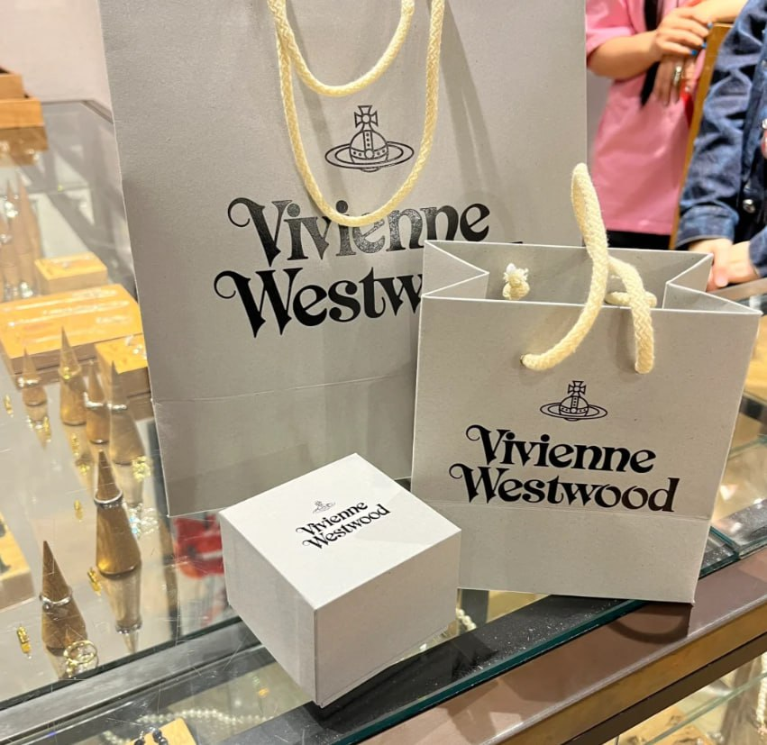 You know it's real friendship when they hype you up in every outfit, even the ones you’ll never actually wear 👚