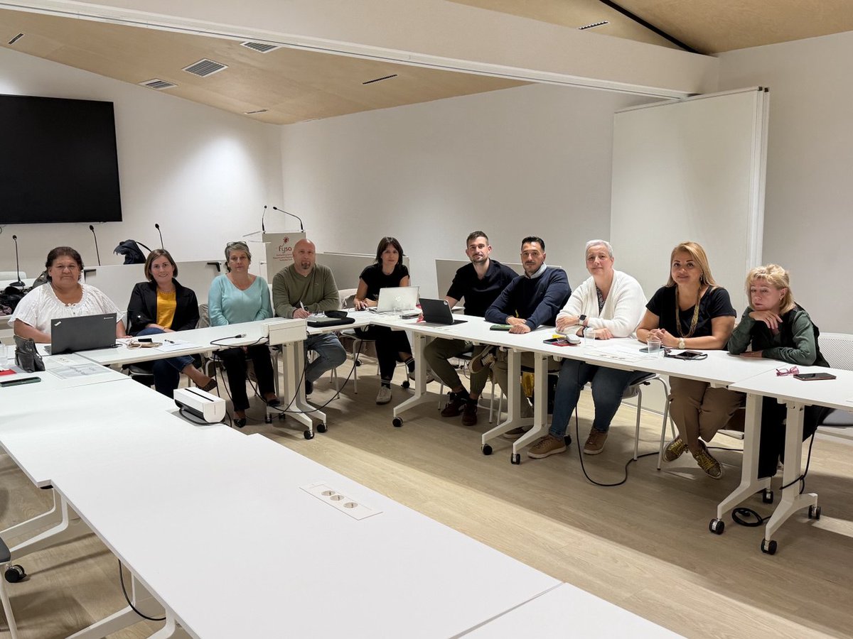 CCOO Sanidad Madrid (@ccoosanidadmad) on Twitter photo #EstáPasando El sector de la dependencia y centros de día se reúne en torno a la negociación del convenio colectivo de Madrid.
👊A por ello!
#CCOOSeMueve
<a href="/sanitarioccoo/">Samuel</a> <a href="/CCOOdependencia/">Dependencia CCOO - FSS Madrid</a> <a href="/zupo21/">Mariano Martín ✊</a> #EstáPasando El sector de la dependencia y centros de día se reúne en torno a la negociación del convenio colectivo de Madrid.
👊A por ello!
#CCOOSeMueve
<a href="/sanitarioccoo/">Samuel</a> <a href="/CCOOdependencia/">Dependencia CCOO - FSS Madrid</a> <a href="/zupo21/">Mariano Martín ✊</a>
