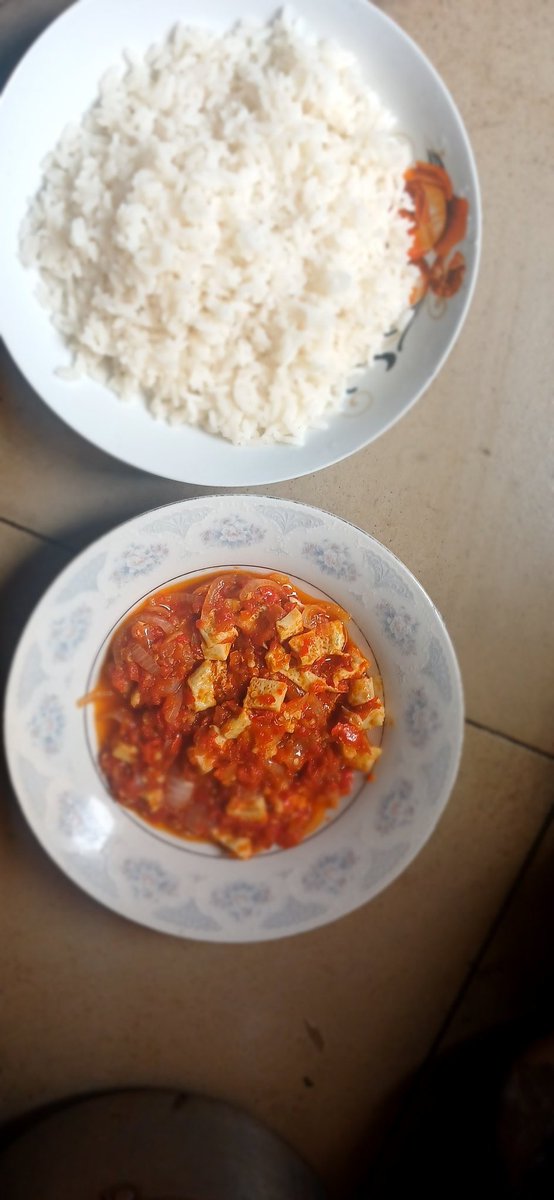 Hadurz1's tweet photo. Happy New Month 😊😊
Healthy eating is the goal
Let's make it a lifestyle 
Can you guess what's in the stew? https://t.co/8r0M4rw5o2