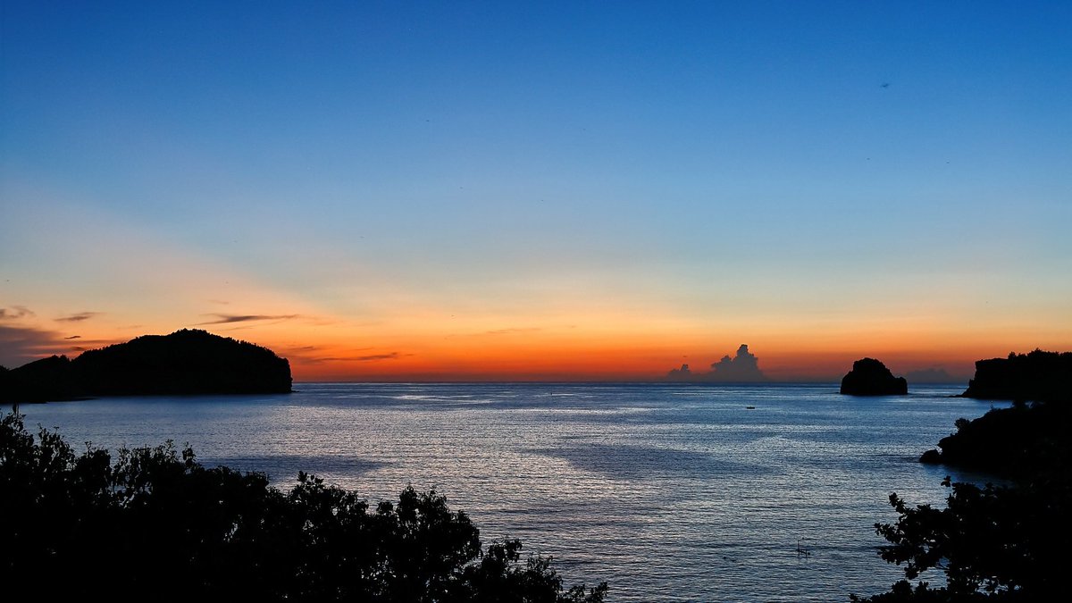 「海岸風景」 今日の角力灘 大野浜の海岸にて 2025.10.5 📷eos5DmarkⅣ EF16