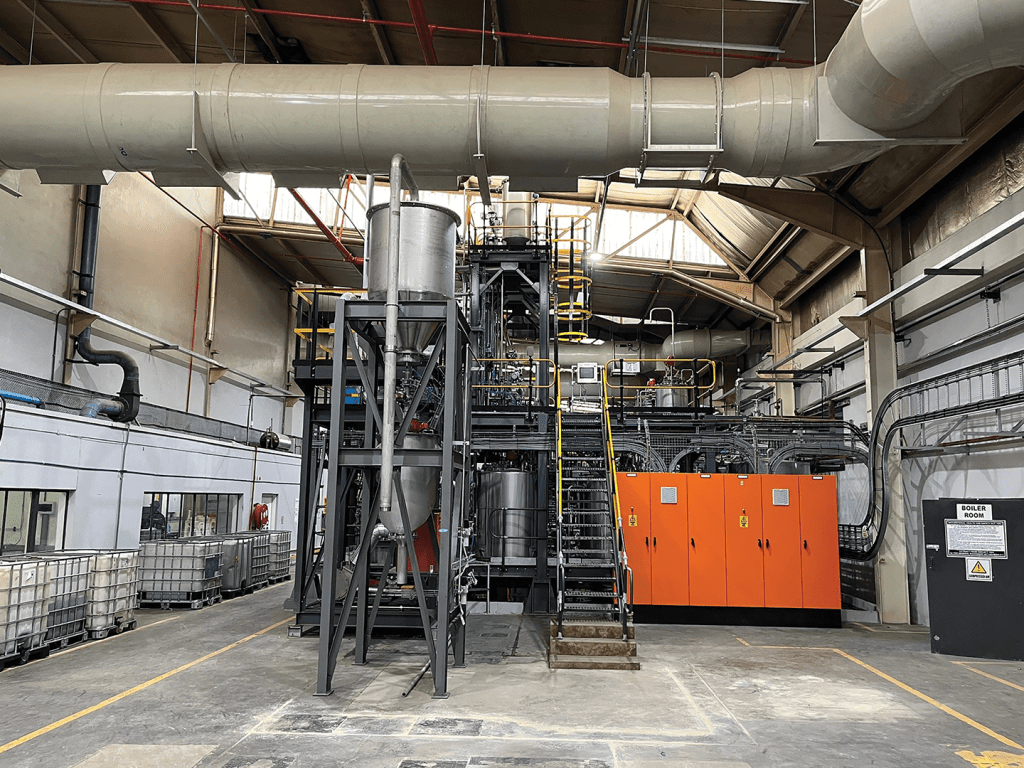 MiningReview's tweet photo. #MRAIssue5 | @GiyaniMetals plans to begin construction of its K.Hill manganese project in Botswana in 2027.
Read: https://t.co/SVnhCh1iQp
#Manganese #BatteryMetals #MiningInAfrica #BotswanaMining https://t.co/t46QmKBH6y
