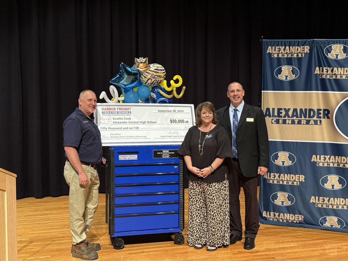KarenBoyles1's tweet photo. Congratulations to Scottie Cook, CTE Teacher from Alexander County, for winning the $50,000 @HarborFreight Tools for Schools Teaching Excellence award! π₯π #CTEforNC #TeachingExcellence #CTERocks https://t.co/ILwpAgsI9J