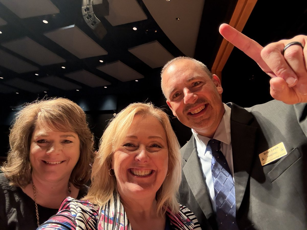 KarenBoyles1's tweet photo. Congratulations to Scottie Cook, CTE Teacher from Alexander County, for winning the $50,000 @HarborFreight Tools for Schools Teaching Excellence award! π₯π #CTEforNC #TeachingExcellence #CTERocks https://t.co/ILwpAgsI9J