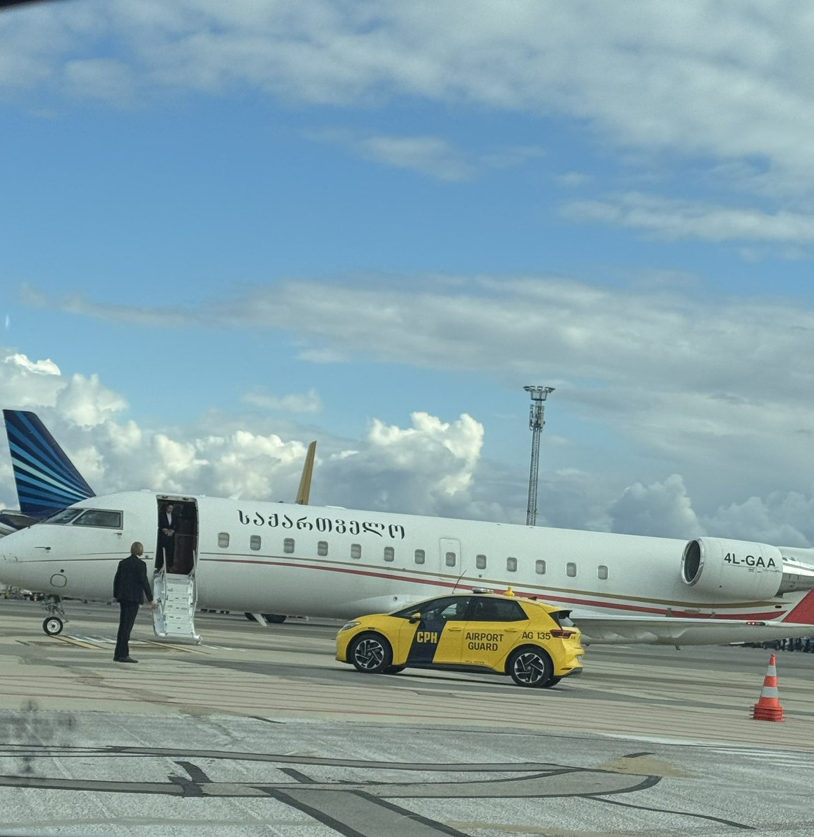 The Prime Minister of Georgia 🇬🇪 HE Irakli Kobakhidze has just arrived in Copenhagen, leading the Georgian delegation to the 7th European Political Community Summit. Heads of state and government from 47 countries will convene to address pressing issues of European security,