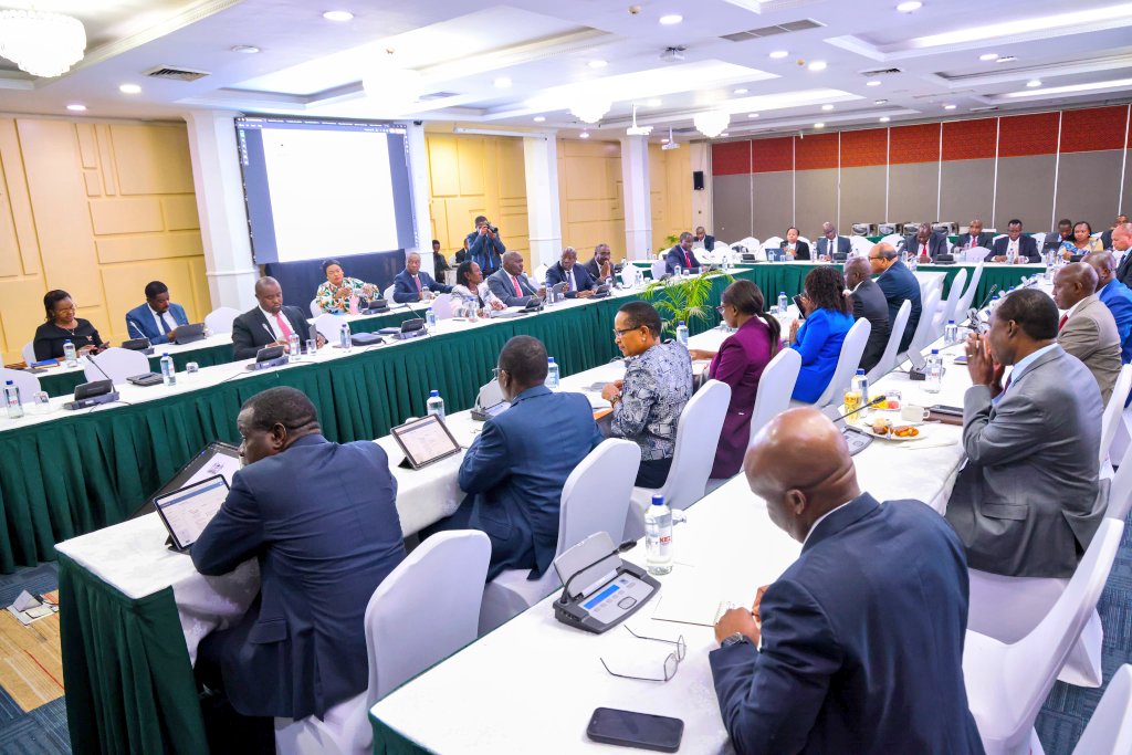 harsama_kello's tweet image. Earlier today, I joined fellow Principal Secretaries for the Monthly Consultative Meeting chaired by the Deputy Head of Public Service, Mr. Amos Gathecha, at KICC, Nairobi.

@ASALs_Regional 
@EACAffairsKenya
