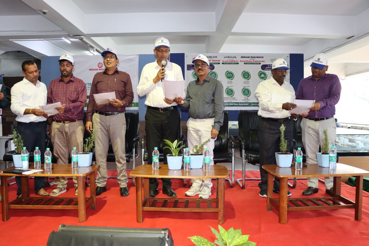 drmsecunderabad's tweet photo. Dr R Gopalakrishnan, DRM/Secunderabad, administered the #SwachhataPledge to officers &amp; staff at Secunderabad station (Platform No.10). #ADRM/I, #ADRM/O, Sr.DME/EnHM, CMS/SC &amp; supervisors actively participated. #SwachhataHiSeva2025 #IndianRailways https://t.co/IdGxLVYPDJ