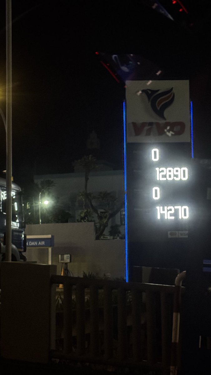 Ututh's tweet photo. Guys Vivo di Bintaro Sektor 7 (sebrang Lotte) hari tersedia niccc https://t.co/xn3hrucl2b