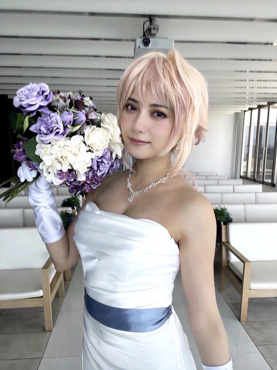 10/3(金)発売 #ヤングガンガン の表紙を飾らせて頂きます！今回も #不器用な先輩 とのコラボです♡

これを記念して10/13(月)に表紙イベントを開催！予約は明日10/2(木)20:00~です☺︎

t.livepocket.jp/e/5jr9x

オンラインサイン会もあるよん

ec.01familia.co.jp/items/120024958