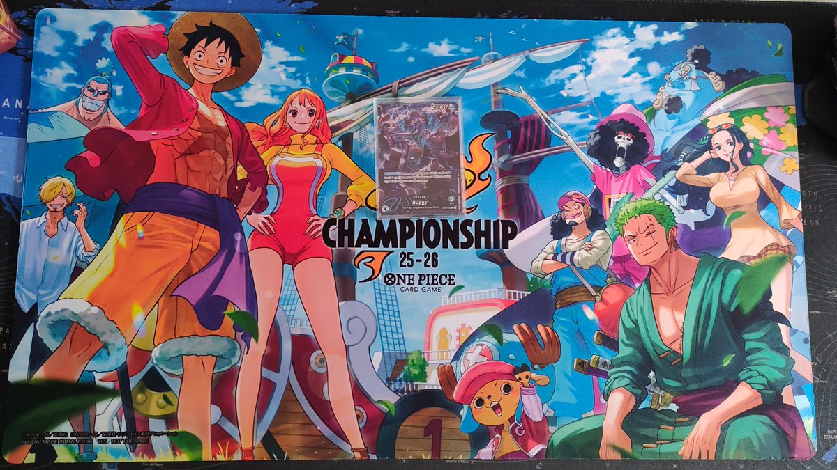 It finally arrived 🥹, its gorgeous 😍
Thanks to Buggy and all my friends for supporting me and help me get such beautifull prizes <3
#OPTCG