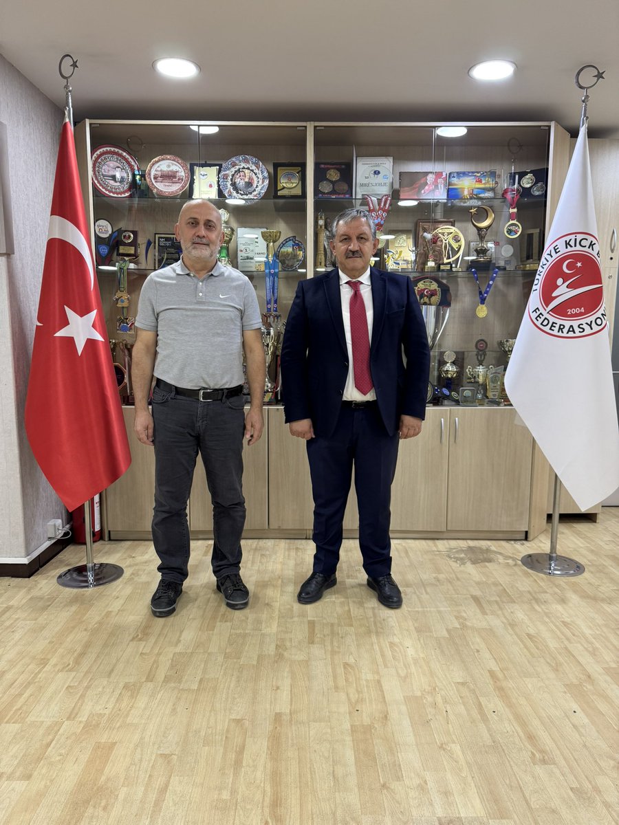 Koordinatörlerimizden ve Milli Takım Antrenörlerimizden Üzeyir Kodan ziyaretimize gelmiştir. Kendisine teşekkür ederim.