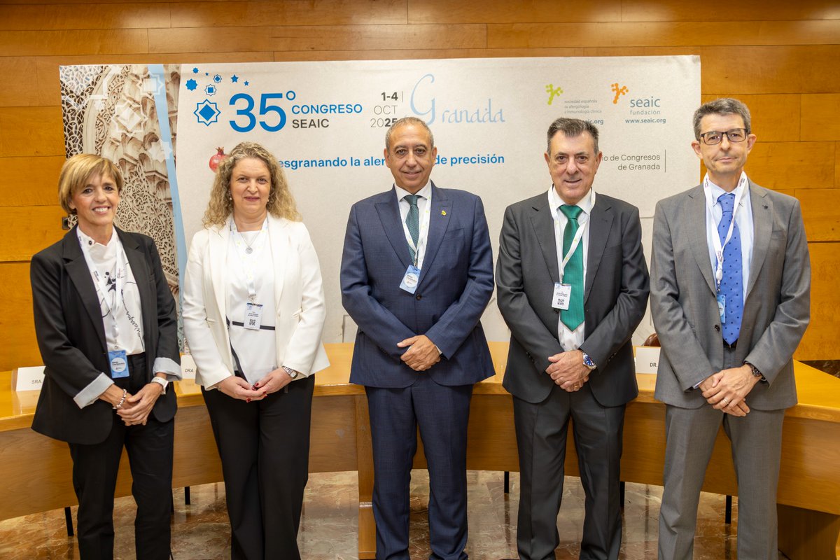 Hoy hemos celebrado la rueda de prensa inaugural del 35º Congreso Nacional de la SEAIC en el <a href="/pcongresosgrx/">Palacio de Congresos de Granada.</a>, junto al Prof. Ignacio Jesús Dávila (<a href="/IJDvila/">IDávila</a>), la Dra. Rosa Miriam Blanco, Dña. Dolores López, el Dr. Fernando Florido y el Dr. Javier Montoro.

¡Abrimos hilo!
#SEAIC2025