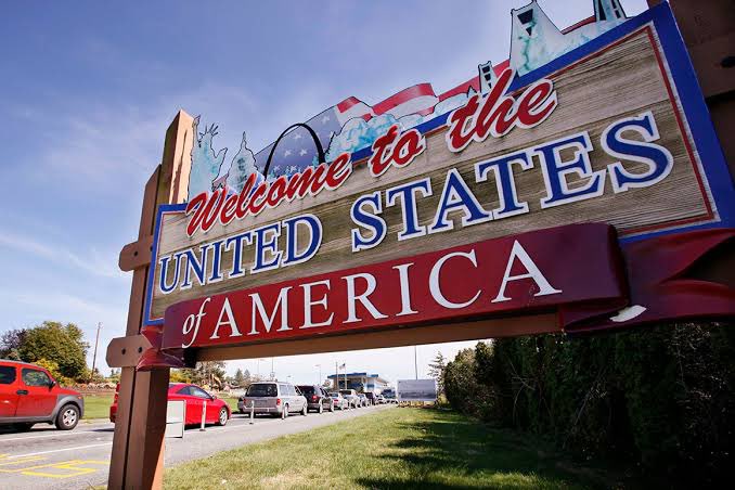 Ruhina50khanom's tweet image. Get news link: vlly.xyz/VC6Oh
U.S. border checkpoint with a large illuminated sign reading “U.S. BORDER CLOSED,” traffic cones, and customs officers enforcing the closure.:
#USBorder #BorderClosed #TravelRestrictions #Customs #BorderControl #TravelUpdate