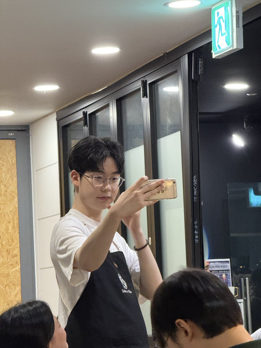 Umtizzang's tweet photo. 내가 이거보려고 3시간을..... (이하생략) https://t.co/w5gdVU8q6I