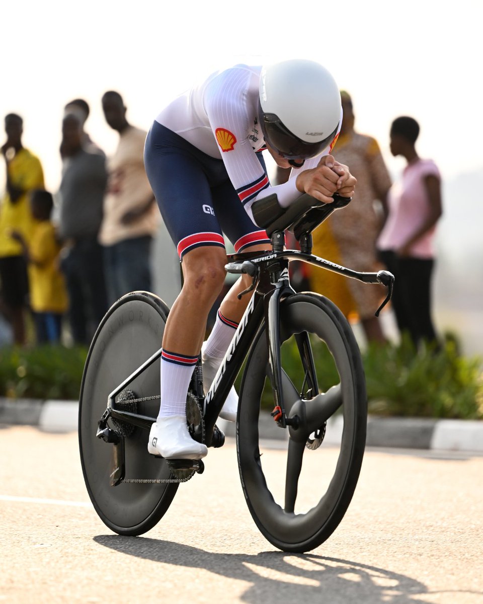 Historic Worlds in Rwanda 🌍

Dylan Sage, Mabli Phillips, and Zoe Bäckstedt proudly represented Great Britain at the 2025 UCI Road World Championships in Kigali, Rwanda — the first Worlds ever held in Africa. ✨

Zoe Bäckstedt stormed to her first under-23 world title in