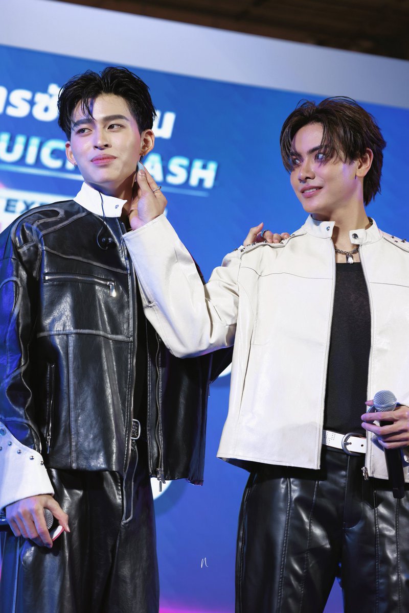 ndada242436941's tweet image. มัมหมูจุงและลูกชายของเขา😂

JASPER X BREEZE 

#BreezeQuickWashxJasper