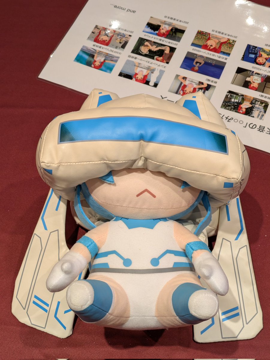 yamashitam_sgs's tweet photo. #スクスト2 サ終前日オフ会 #スクスト感謝祭 の開催報告をWebに掲載致しました。スクストのBGMや皆様から頂いた画像が流れる中での歓談やグッズ交換、各テーブルのスクスト豆知識、会場に特別提供頂いたモシュトーのサプライズ演出、総勢75名の記念撮影…本当に盛り沢山文字数 https://t.co/GPERE9VePg https://t.co/4uwhzrnQhs