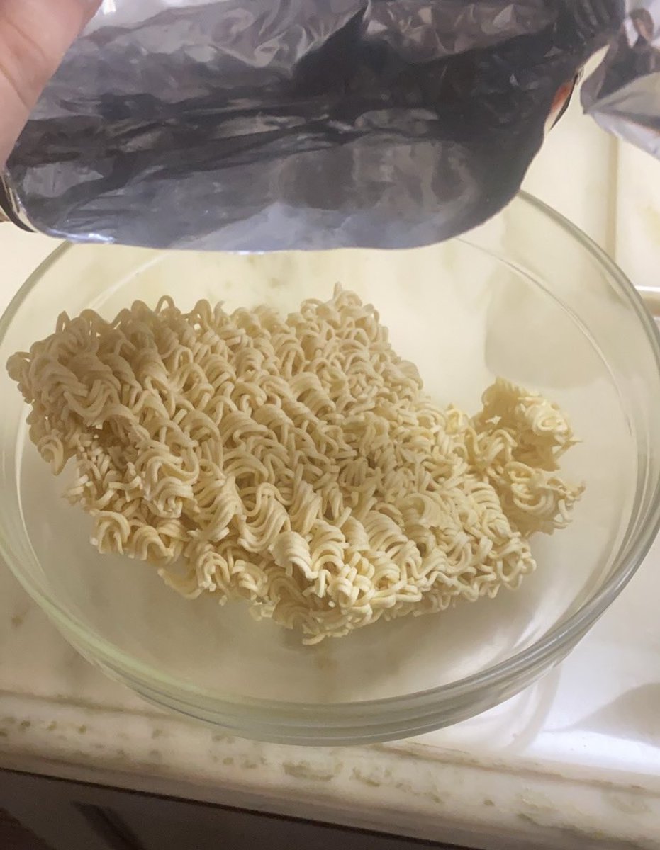 放假第一天成功让我开到没有调料包的方便面了
