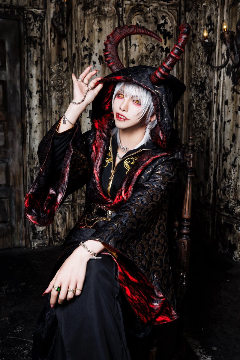 MAKO_KAKUMAY's tweet photo. 血を分けてやろう https://t.co/7bqyhIeMaL