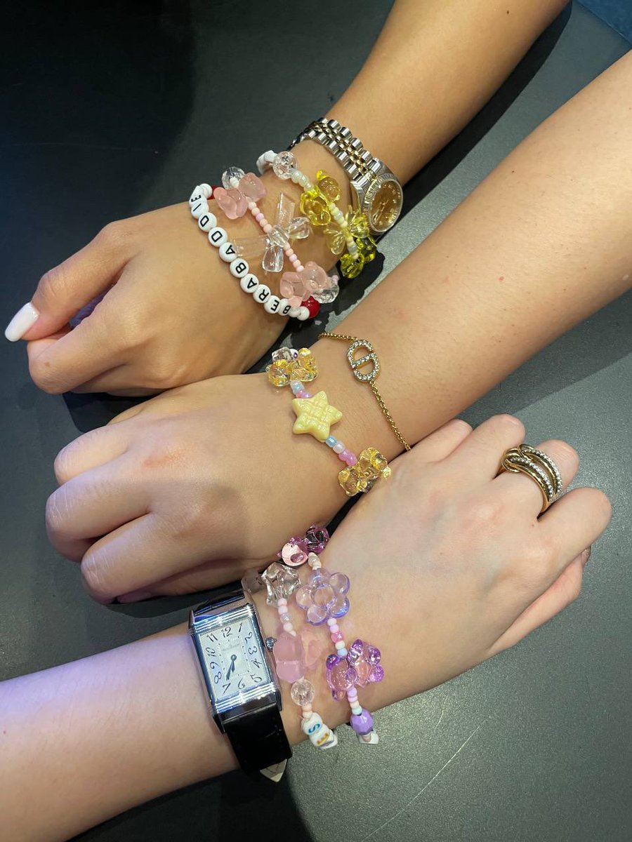 greenshoelf's tweet image. 🧁🍭🍬sprinkle pool party!!! 🍩 🍦w my @berabaddies !!!! 🧸🧸