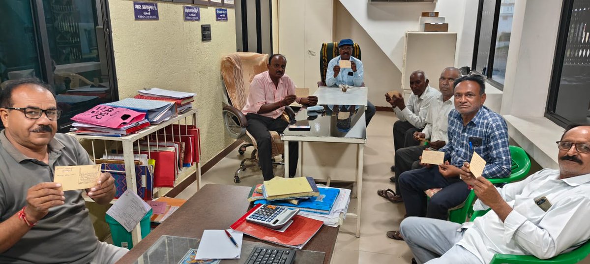 airnews_abad's tweet image. સાબરકાંઠા કો ઓ.બેંક દ્વારા પ્રધાનમંત્રી @narendramodi ના #GST દર સુધારણા, સહકાર મંત્રાલયની સ્થાપના, નવીન પહેલો, માટે સભાસદોએ આભાર વ્યકત કર્યો  

▶️સભાસદોએ ૩,૨૫,૦૦૦ #postcards લખીને પ્રધાનમંત્રીનો આભાર માન્યો હતો

#SahkarSamvaad #સહકારથી_સમૃદ્ધિ @CMOGuj 
#AIRPics યોગેશ સથવારા