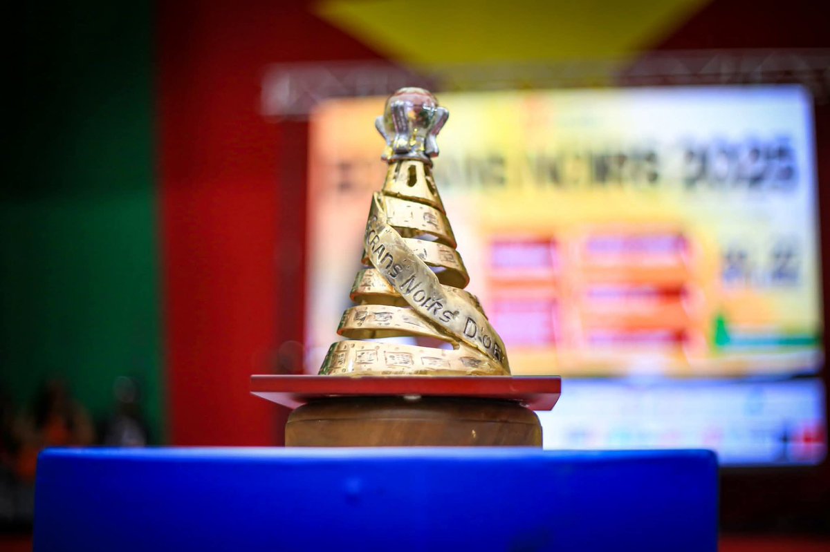 Quatre jours après la clôture du Festival <a href="/ecransnoirs/">FestivalÉcransNoirs</a> , la tenue que j'ai commandé chez le tailleur pour la soirée d'ouverture n'est toujours pas prête. Il m'a donné rendez-vous ce jeudi.
#Vivresespassions #FestivalEcransNoirs #EcransNoirs2025