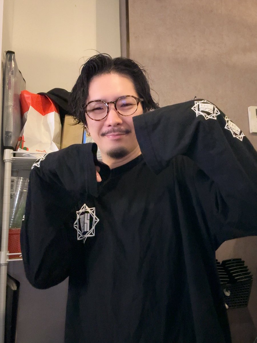 肌寒くなってきたね長袖ぐらいが丁度いい

21〜5時まで出勤！