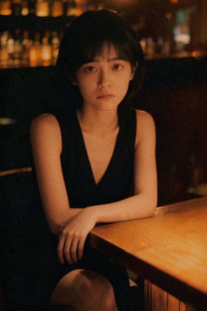 ModaLin65536's tweet image. 昨天那张没人看是因为不喜欢我戴眼镜吗？
#确实是有点可爱的只是有点讨厌世界
#le #les #女同性恋