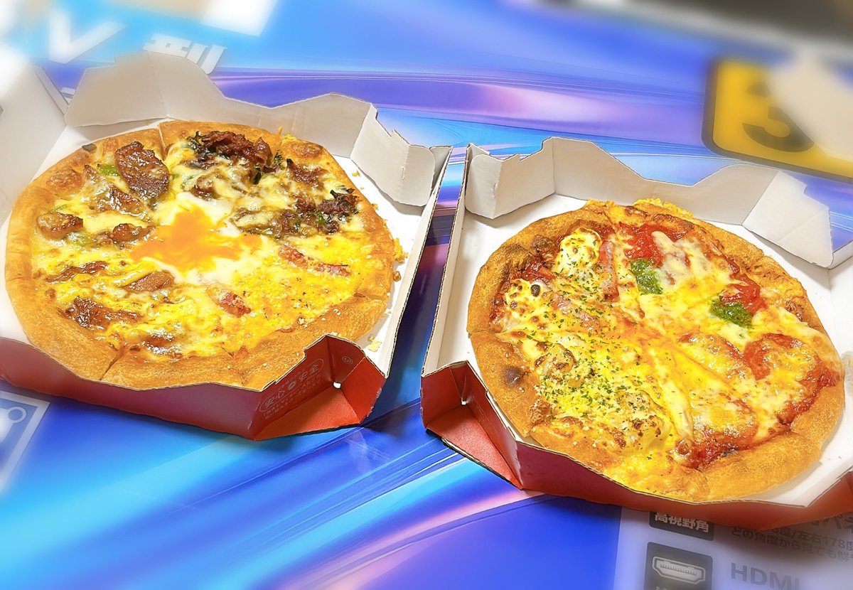 mmri0118's tweet photo. 今月末くらいから本格的に彼と同棲
ちょっとずつ揃えてるけど机もないので
テレビ買ったダンボール使ってる🤣
これはこれで思い出だね https://t.co/0hvYe7zM6S